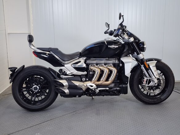 2020 Triumph Rocket 3, чёрный, 1769000 рублей
