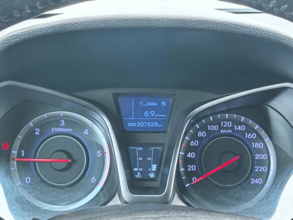 2010 Hyundai ix20 6-speed I, синий, 550000 рублей - вид 11