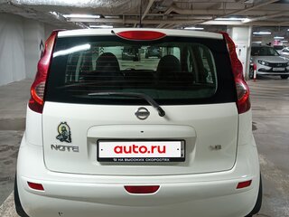 2013 Nissan Note I Рестайлинг, белый, 900000 рублей, вид 4