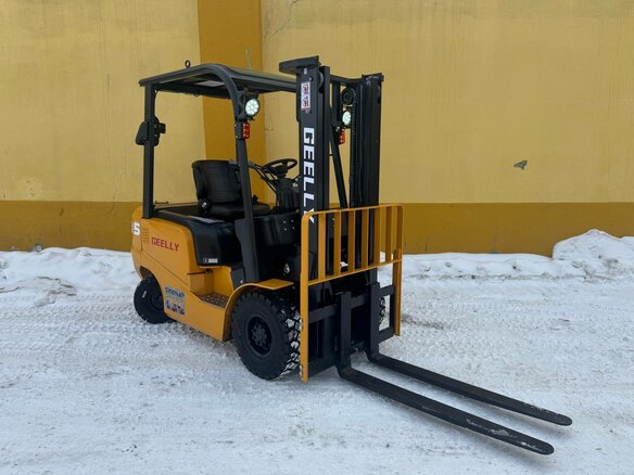 2024 Komatsu FD15, золотистый, 880000 рублей - вид 1