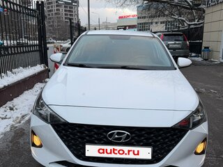 2022 Hyundai Solaris II Рестайлинг, белый, 1260000 рублей, вид 2