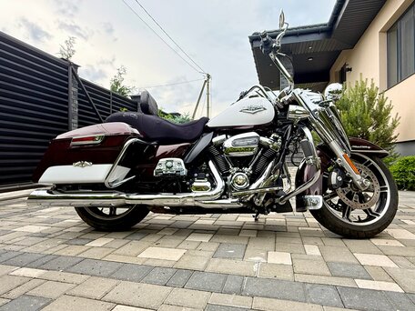 2021 Harley-Davidson Road King, красный, 2100000 рублей, вид 4