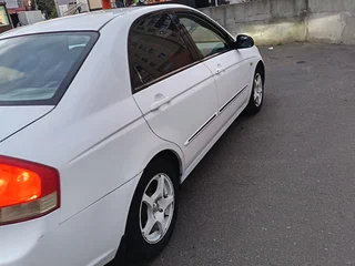 2007 Kia Cerato I Рестайлинг, белый, 370000 рублей, вид 4
