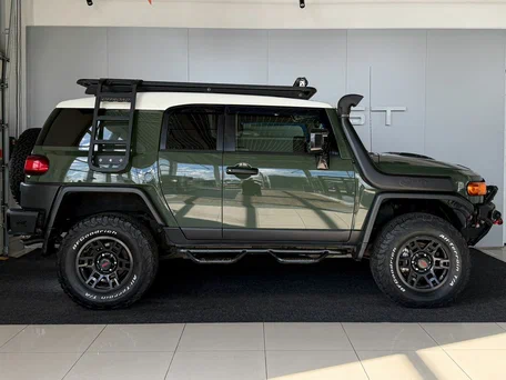 2011 Toyota FJ Cruiser, зелёный, 4799000 рублей, вид 3