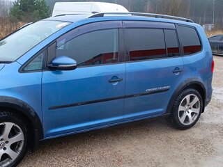 2013 Volkswagen Touran I Рестайлинг 2, синий, 1350000 рублей, вид 4