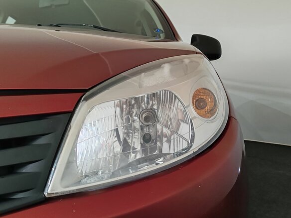 2010 Renault Sandero I, красный - вид 18