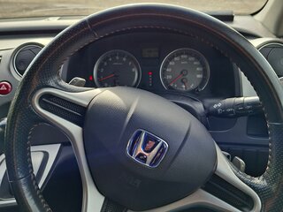 2010 Honda Stream II Рестайлинг, белый, 1350000 рублей, вид 5