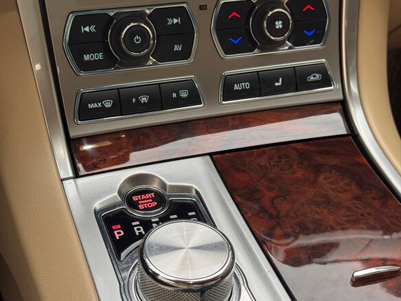 2014 Jaguar XF I Рестайлинг, жёлтый - вид 12