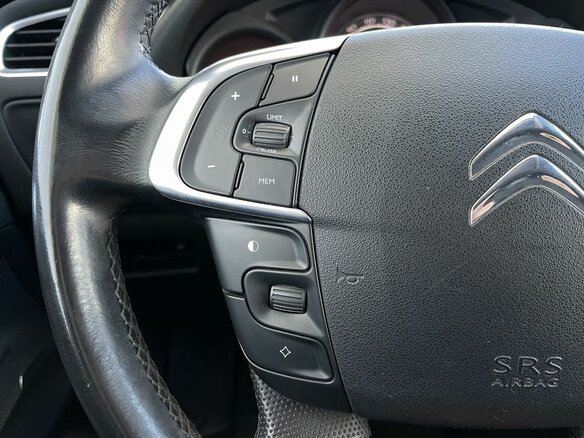 2011 Citroen C4 II, чёрный - вид 15