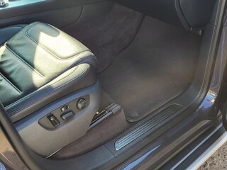 2012 Volkswagen Touareg II, серый, 2390000 рублей, вид 3