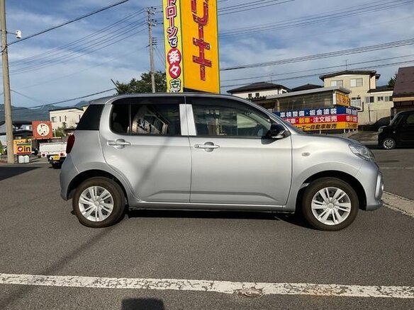 2021 Toyota Passo III Рестайлинг, серебристый, 720007 рублей - вид 1