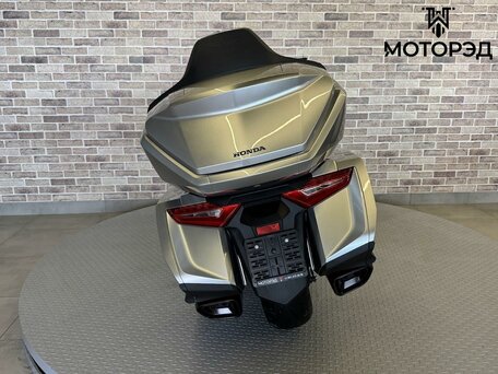 2025 Honda GL 1800 Gold Wing, серебристый, 3275000 рублей, вид 2