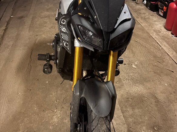 2015 Yamaha MT-09 (FZ-09), серебристый, 800000 рублей