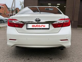 2012 Toyota Camry VII (XV50), белый, 1800000 рублей, вид 4
