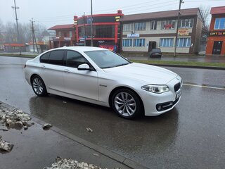 2016 BMW 5 серии 528i xDrive VI (F10/F11/F07) Рестайлинг, белый, 3300000 рублей, вид 2