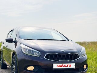 2015 Kia Ceed II Рестайлинг, коричневый, 740000 рублей, вид 2