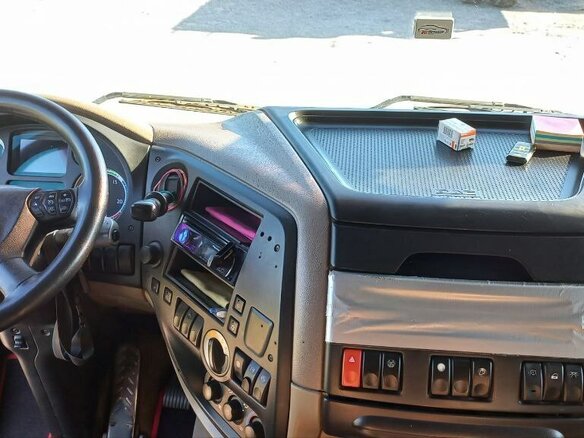 2006 DAF XF 105, красный, 4000000 рублей - вид 10