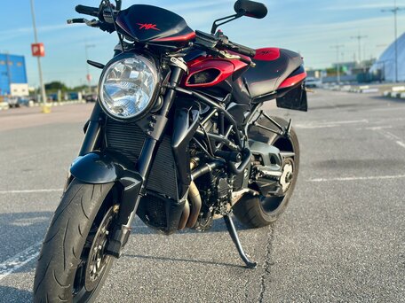 2011 MV Agusta Brutale 920, красный, 580000 рублей, вид 5