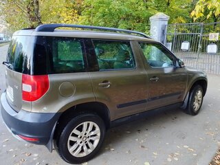 2011 Skoda Yeti I, коричневый, 700000 рублей, вид 3