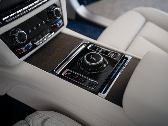 2026 Rolls-Royce Ghost II Рестайлинг (Series II), синий - вид 31