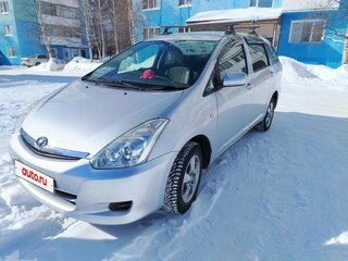 2007 Toyota Wish I Рестайлинг, серебристый, 690000 рублей, вид 1