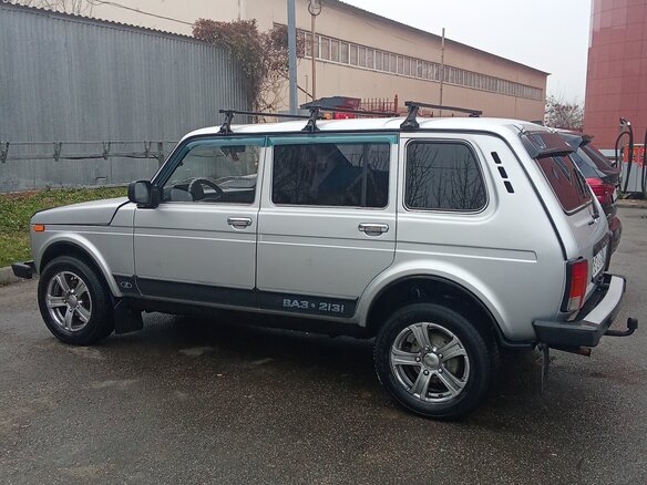 2013 Lada (ВАЗ) 2131 (4x4) 213105 I, серебристый, 700000 рублей - вид 1