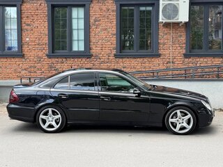 2006 Mercedes-Benz E-Класс 200 III (W211, S211) Рестайлинг, чёрный, 1100000 рублей, вид 4