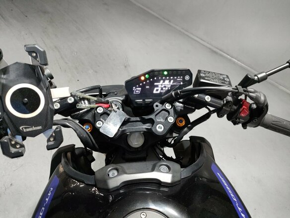 2019 Yamaha MT-09 (FZ-09), серый, 880000 рублей - вид 4