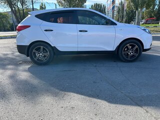 2015 Hyundai ix35 I Рестайлинг, белый, 1450000 рублей, вид 1