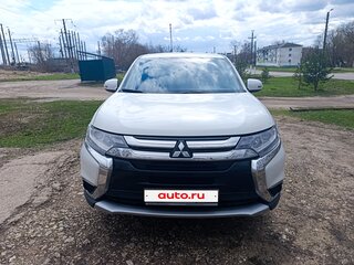 2015 Mitsubishi Outlander III Рестайлинг 2, белый, 1685000 рублей, вид 2