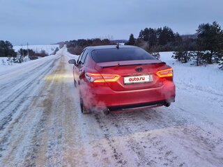 2021 Toyota Camry VIII (XV70) Рестайлинг, красный, 2900000 рублей, вид 4