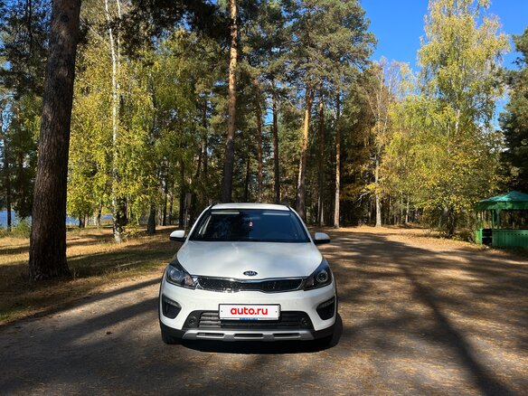 2020 Kia Rio X-Line IV, белый, 1700000 рублей - вид 2