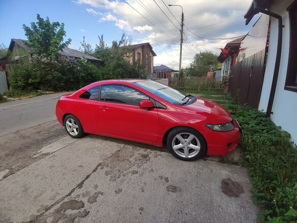 2010 Honda Civic VIII Рестайлинг, красный, 700000 рублей
