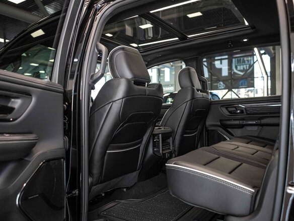 2026 Ram 1500 Crew Cab eTorque V Рестайлинг, чёрный, 11227793 рублей - вид 12