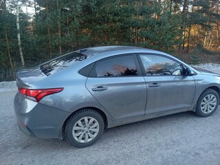 2017 Hyundai Solaris II, серый, 1050000 рублей, вид 4