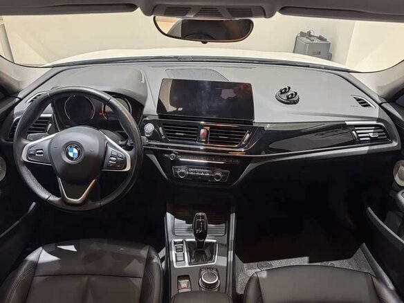 2023 BMW 1 серии 120i III (F52) Рестайлинг, белый - вид 8