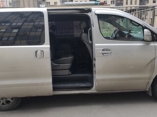 2009 Hyundai Grand Starex I, серый, 1500000 рублей, вид 3