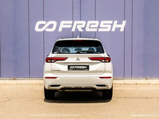 2023 Mitsubishi Outlander IV, белый, 5025000 рублей, вид 4
