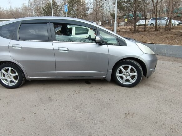 2010 Honda Fit II, серый, 680000 рублей - вид 3