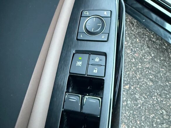 2021 Lexus ES 200 VII Рестайлинг, чёрный, 3950000 рублей - вид 16