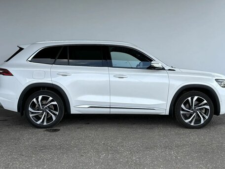 2024 Geely Monjaro I, белый, 3115000 рублей, вид 4
