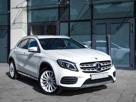 2017 Mercedes-Benz GLA 250 I (X156) Рестайлинг, белый, 2360000 рублей, вид 4