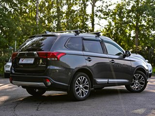 2018 Mitsubishi Outlander III Рестайлинг 2, серый, 1393000 рублей, вид 2