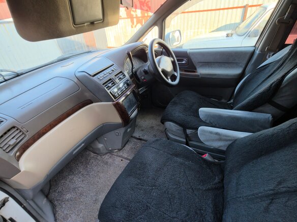 2000 Nissan Presage I, белый, 180000 рублей - вид 4