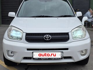 2004 Toyota RAV4 II (XA20) Рестайлинг, белый, 800000 рублей, вид 3
