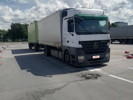2008 Mercedes-Benz Actros, белый, 4000000 рублей, вид 1