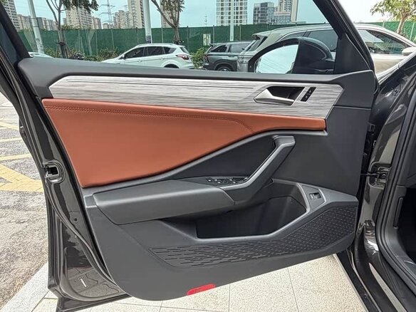2022 Volkswagen Sagitar III Рестайлинг, чёрный, 1600000 рублей - вид 11