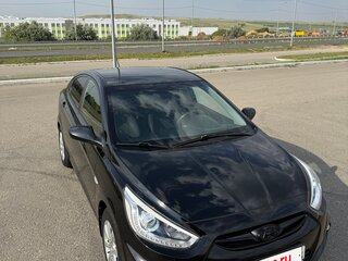 2013 Hyundai Solaris I, чёрный, 800000 рублей, вид 3