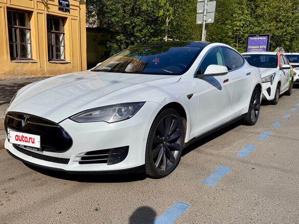 2012 Tesla Model S S85 I, белый, 1999000 рублей