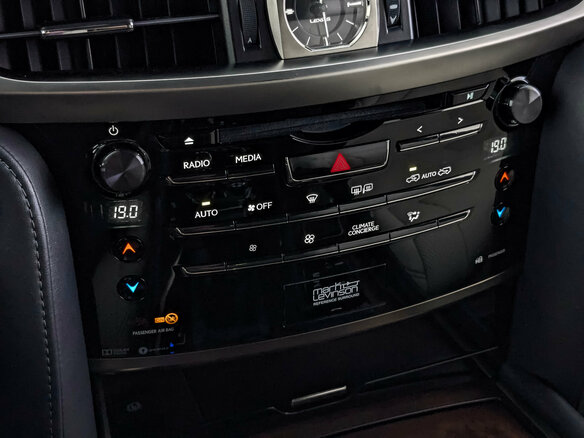 2018 Lexus LX 570 III Рестайлинг 2, чёрный - вид 21